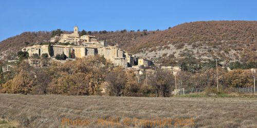 Le village de Banon, la plus grande librairie indépendante de France.