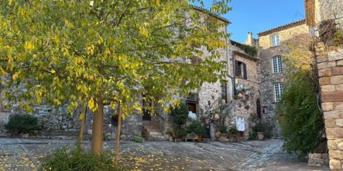 Le village des Arcs-Sur-Argens.